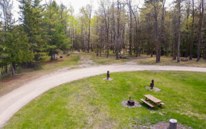 Pine Tree Park Campground with picnic table